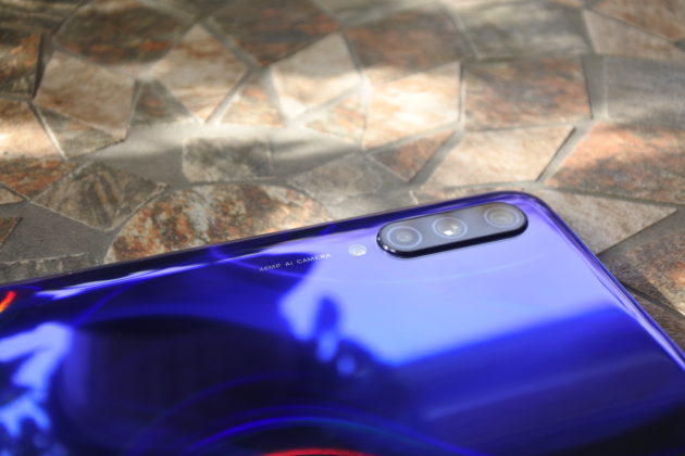 Xiaomi Mi 9 Lite Aurora Blue hátlap