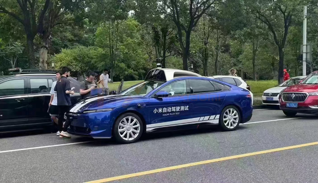 Xiaomi önvezető autója